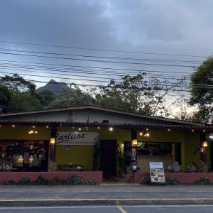 Carlitos Pizzas & Empanadas (El Valle)