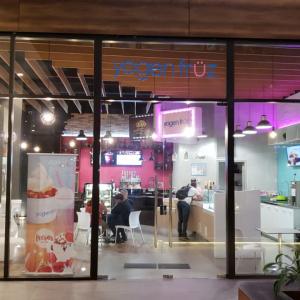 Yogen Fruz (Santa Maria Plaza)